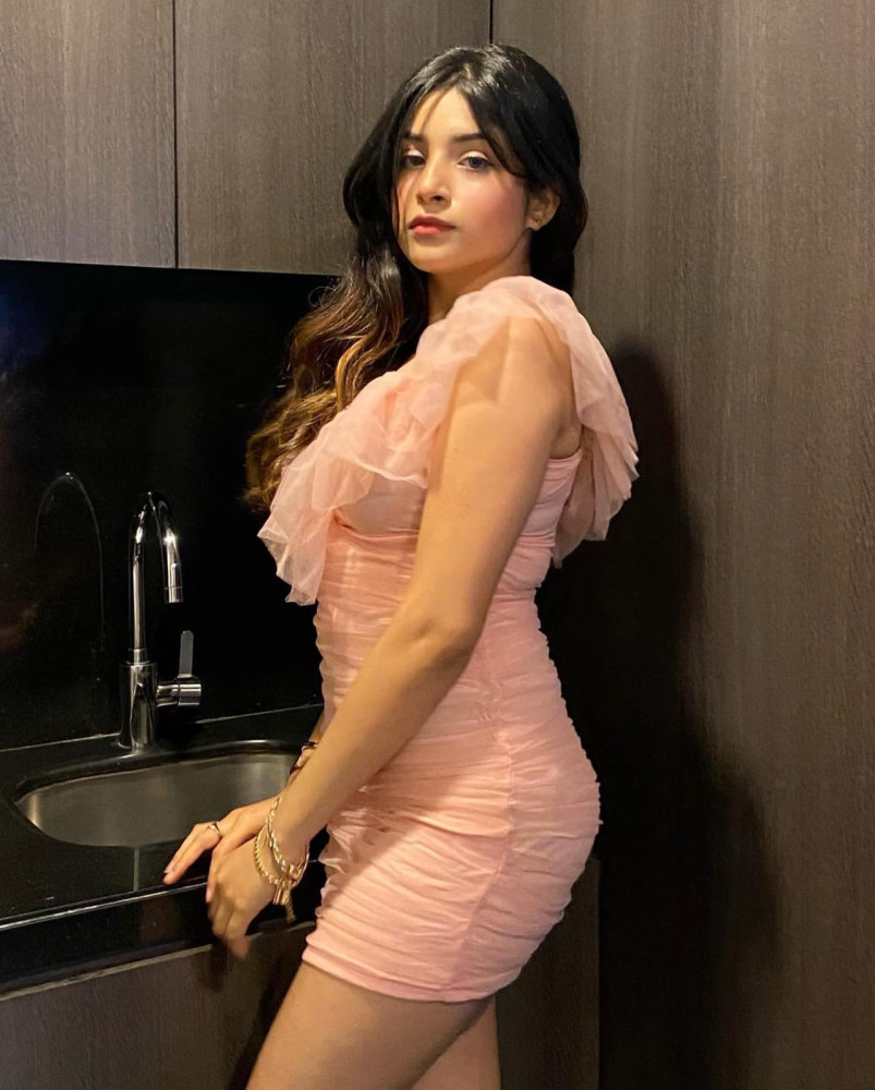 flexible Dwarka Call girls Delhi +919220592151 Vip Indian Call girl Delhi Ncr